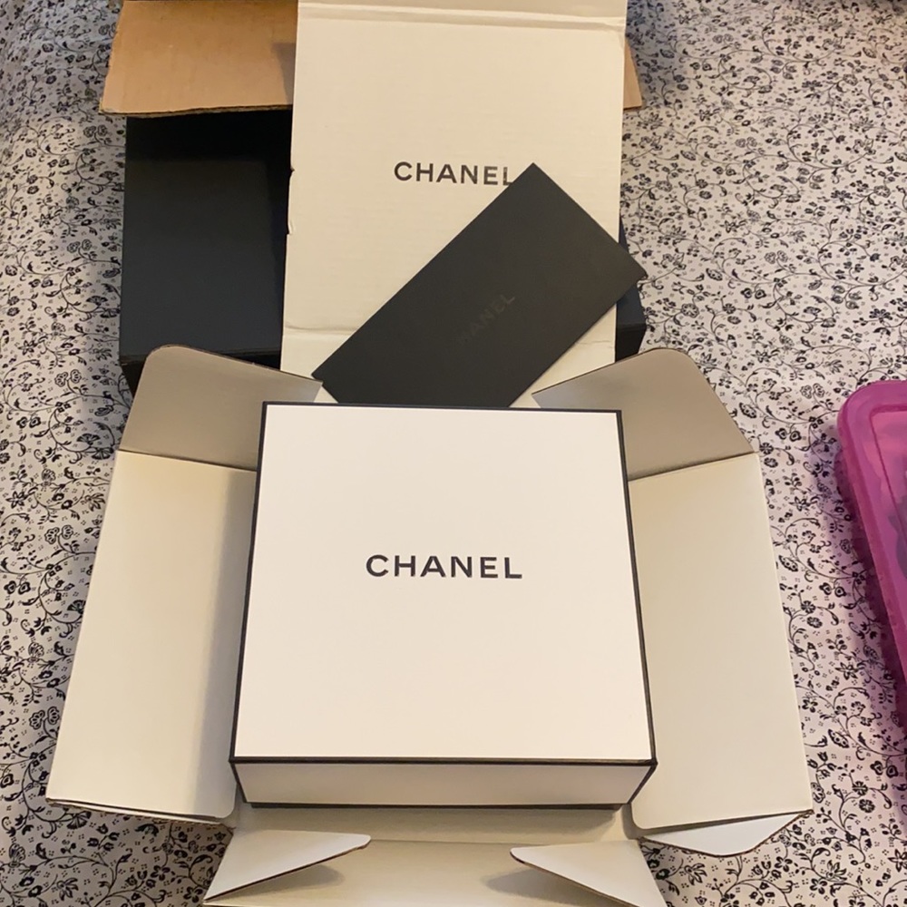 SALE❗️Authentic Chanel Box & Receipt Holder